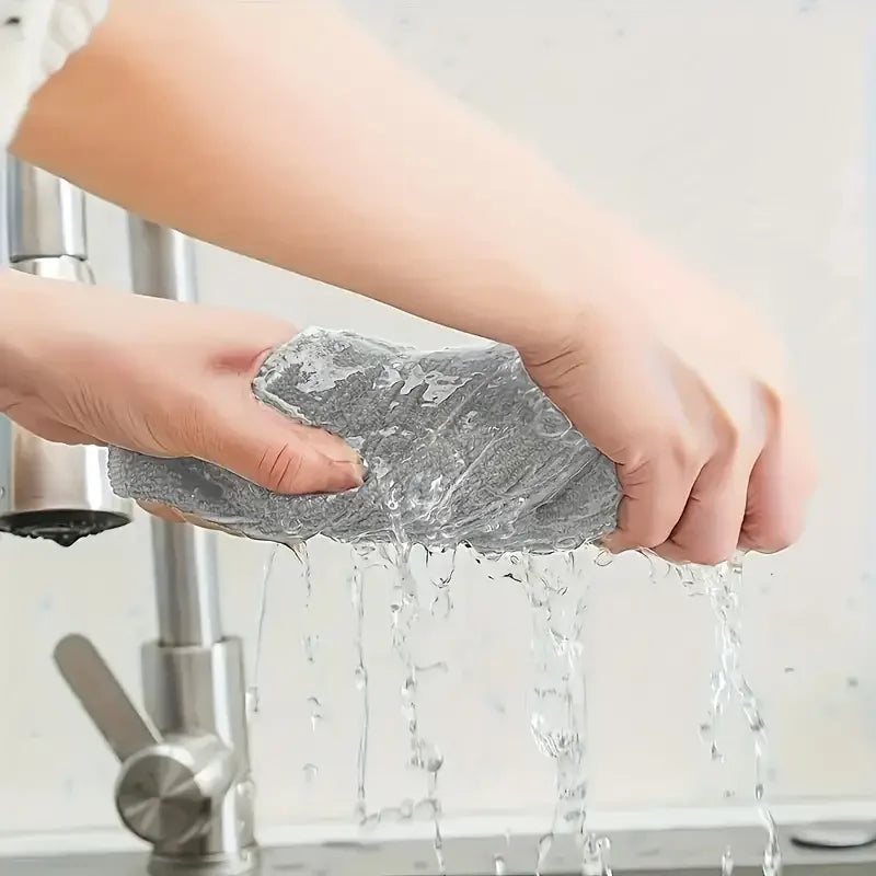 Microfiber Cleaning Cloths – Lint-Free & Reusable