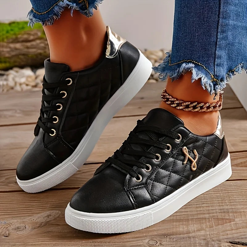 Zapatillas bajas casuales de mujer con cordones, adornos dorados y confeccionadas en PU ligero