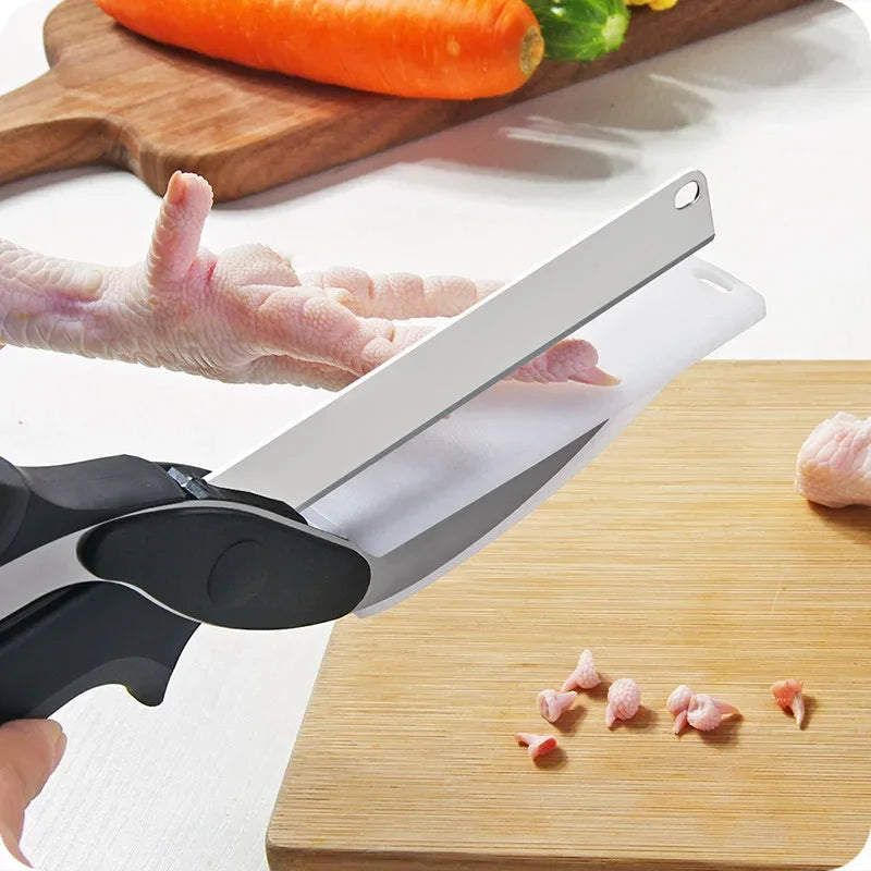 2-in-1 Kitchen Scissors with Built-In Cutting Board